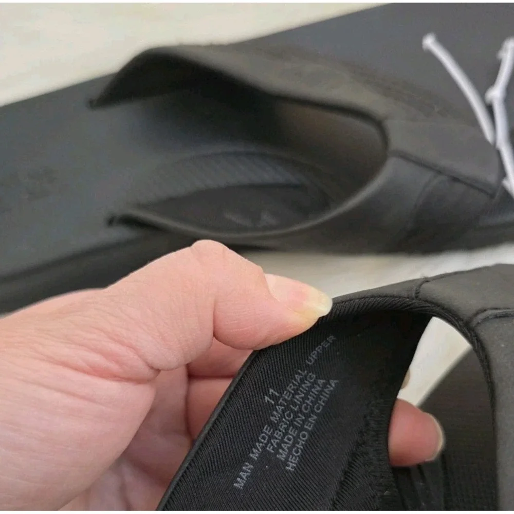 Flojos Men's Flip Flops Memory Foam Sandal Water Resistant Black New Size 11